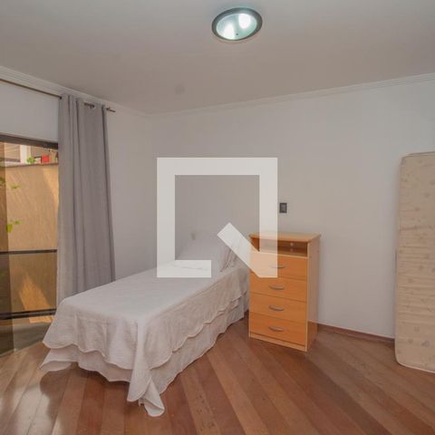 Casa à venda com 434m², 4 quartos e 8 vagas Casa à venda com 434m², 4 quartos e 8 vagasQuarto 3