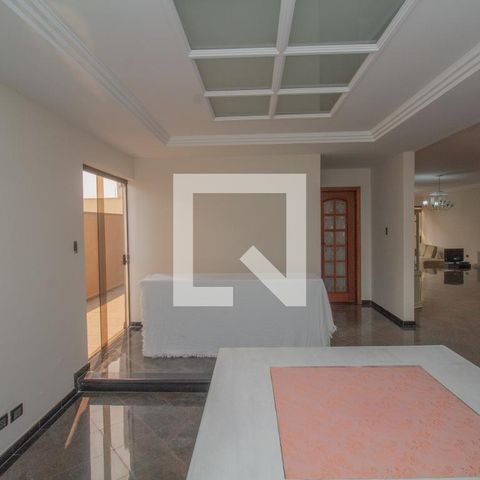 Casa à venda com 434m², 4 quartos e 8 vagas Casa à venda com 434m², 4 quartos e 8 vagasSala detalhes