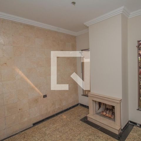 Casa à venda com 434m², 4 quartos e 8 vagas Casa à venda com 434m², 4 quartos e 8 vagasSala detalhes