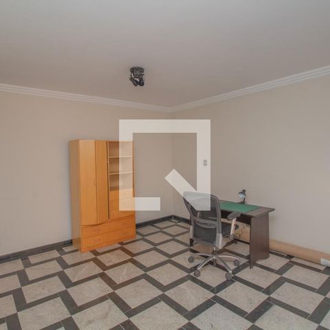 Casa à venda com 434m², 4 quartos e 8 vagas Casa à venda com 434m², 4 quartos e 8 vagasSala intima