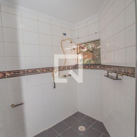 Casa à venda com 434m², 4 quartos e 8 vagas Casa à venda com 434m², 4 quartos e 8 vagasBanheiro Quarto 2