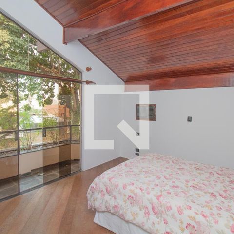 Casa à venda com 434m², 4 quartos e 8 vagas Casa à venda com 434m², 4 quartos e 8 vagasQuarto 1
