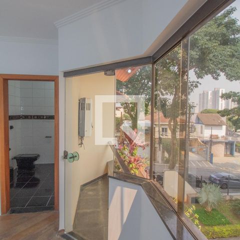 Casa à venda com 434m², 4 quartos e 8 vagas Casa à venda com 434m², 4 quartos e 8 vagasVaranda