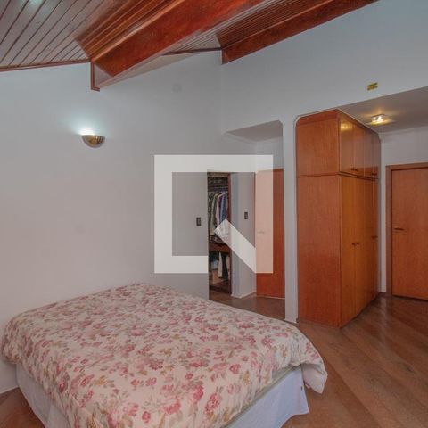 Casa à venda com 434m², 4 quartos e 8 vagas Casa à venda com 434m², 4 quartos e 8 vagasQuarto 1