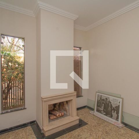 Casa à venda com 434m², 4 quartos e 8 vagas Casa à venda com 434m², 4 quartos e 8 vagasSala detalhes