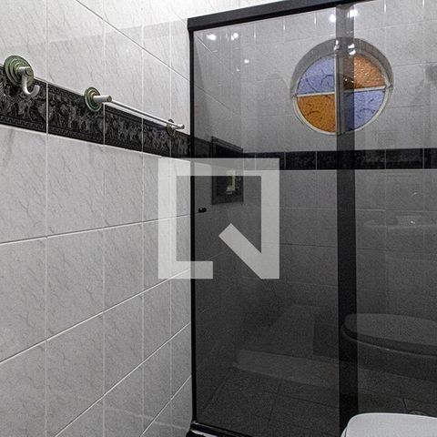 Casa à venda com 169m², 4 quartos e 3 vagas Casa à venda com 169m², 4 quartos e 3 vagasbanheiro na suíte