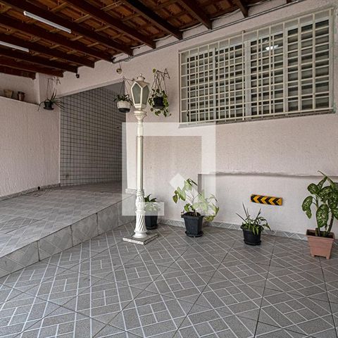 Casa à venda com 169m², 4 quartos e 3 vagas Casa à venda com 169m², 4 quartos e 3 vagasgaragem