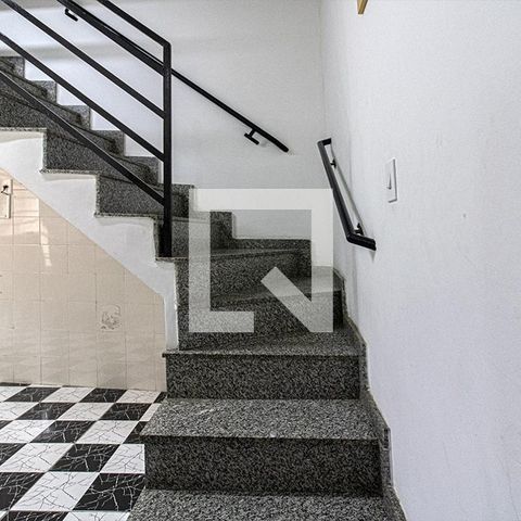 Casa à venda com 169m², 4 quartos e 3 vagas Casa à venda com 169m², 4 quartos e 3 vagasacesso para os pisos