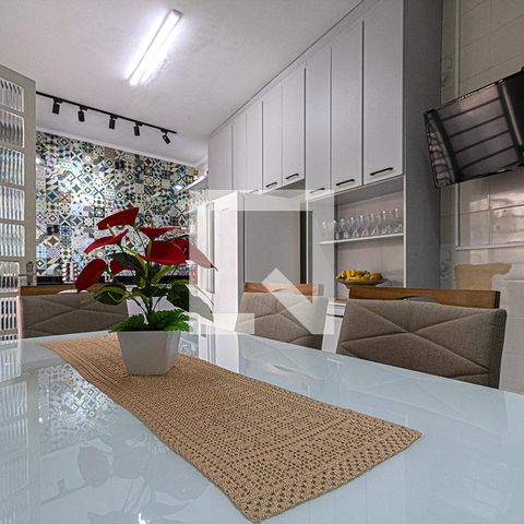 Casa à venda com 169m², 4 quartos e 3 vagas Casa à venda com 169m², 4 quartos e 3 vagascozinha