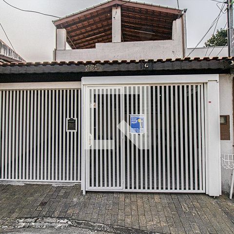Casa à venda com 169m², 4 quartos e 3 vagas Casa à venda com 169m², 4 quartos e 3 vagasplaca do Quinto Andar