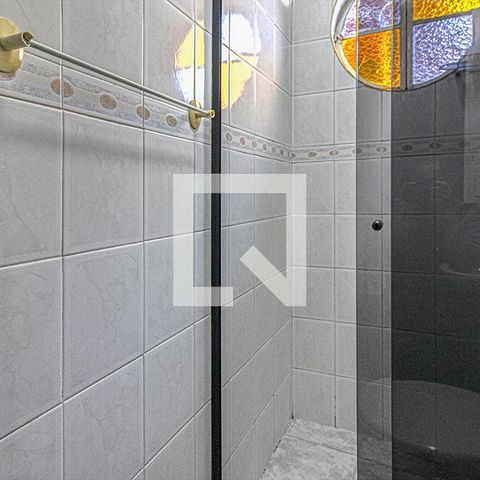 Casa à venda com 169m², 4 quartos e 3 vagas Casa à venda com 169m², 4 quartos e 3 vagasbanheiro social 2