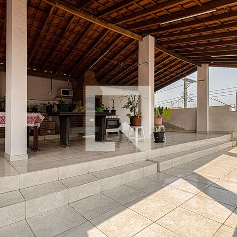 Casa à venda com 169m², 4 quartos e 3 vagas Casa à venda com 169m², 4 quartos e 3 vagasterraço com churrasqueira