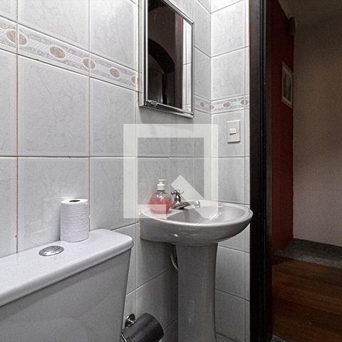 Casa à venda com 169m², 4 quartos e 3 vagas Casa à venda com 169m², 4 quartos e 3 vagasbanheiro social 2