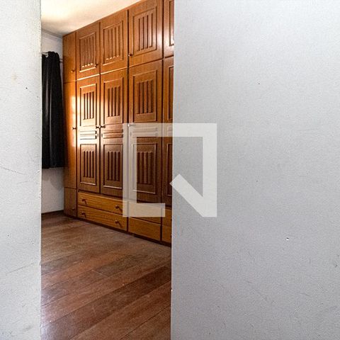 Casa à venda com 169m², 4 quartos e 3 vagas Casa à venda com 169m², 4 quartos e 3 vagascloset na suíte 2