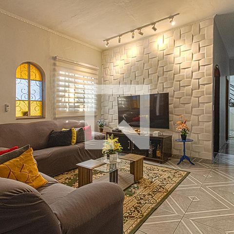 Casa à venda com 169m², 4 quartos e 3 vagas Casa à venda com 169m², 4 quartos e 3 vagassala