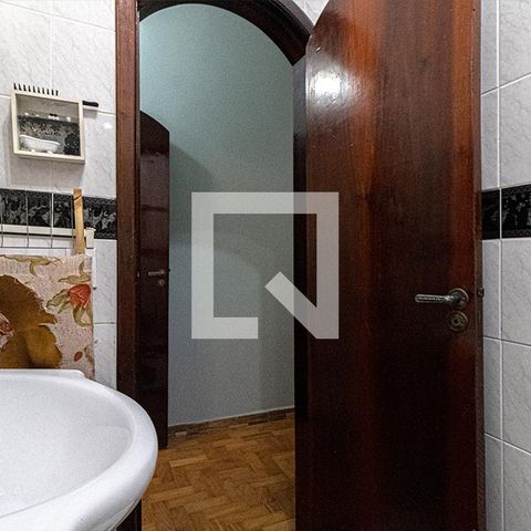 Casa à venda com 169m², 4 quartos e 3 vagas Casa à venda com 169m², 4 quartos e 3 vagasbanheiro na suíte