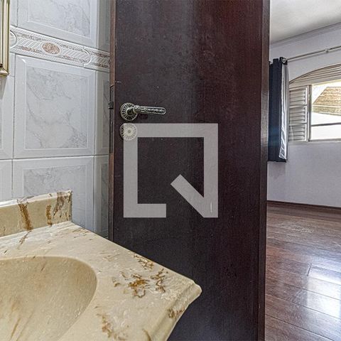 Casa à venda com 169m², 4 quartos e 3 vagas Casa à venda com 169m², 4 quartos e 3 vagasbanheiro na suíte 2