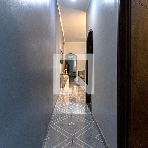 Casa à venda com 169m², 4 quartos e 3 vagas Casa à venda com 169m², 4 quartos e 3 vagascorredor para os comodos
