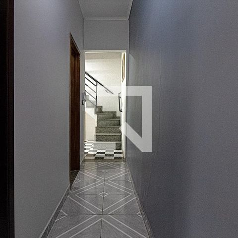 Casa à venda com 169m², 4 quartos e 3 vagas Casa à venda com 169m², 4 quartos e 3 vagascorredor para os comodos
