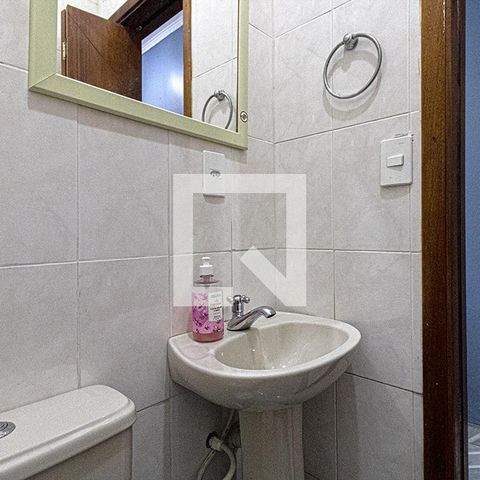 Casa à venda com 169m², 4 quartos e 3 vagas Casa à venda com 169m², 4 quartos e 3 vagasbanheiro social