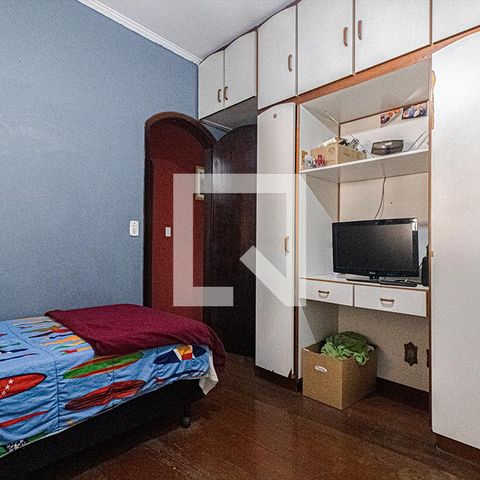 Casa à venda com 169m², 4 quartos e 3 vagas Casa à venda com 169m², 4 quartos e 3 vagasquarto2