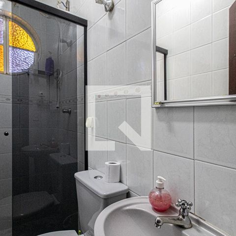 Casa à venda com 169m², 4 quartos e 3 vagas Casa à venda com 169m², 4 quartos e 3 vagasbanheiro social 2