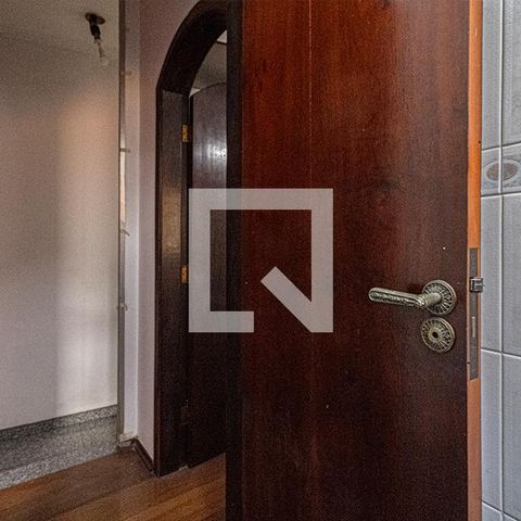Casa à venda com 169m², 4 quartos e 3 vagas Casa à venda com 169m², 4 quartos e 3 vagasbanheiro social 2