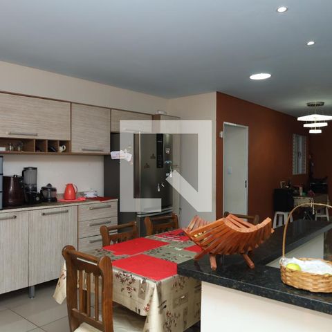 Casa para alugar com 185m², 3 quartos e 2 vagasCozinha