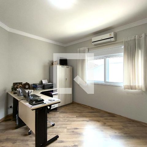 Casa de condomínio à venda com 452m², 3 quartos e 4 vagas Casa de condomínio à venda com 452m², 3 quartos e 4 vagasSuíte 3
