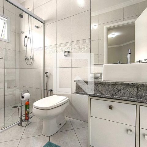 Casa de condomínio à venda com 452m², 3 quartos e 4 vagas Casa de condomínio à venda com 452m², 3 quartos e 4 vagasSuíte 3