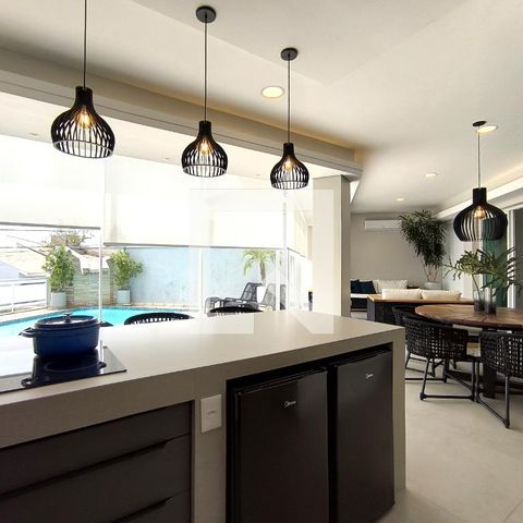 Casa de condomínio à venda com 452m², 3 quartos e 4 vagas Casa de condomínio à venda com 452m², 3 quartos e 4 vagasÁrea comum