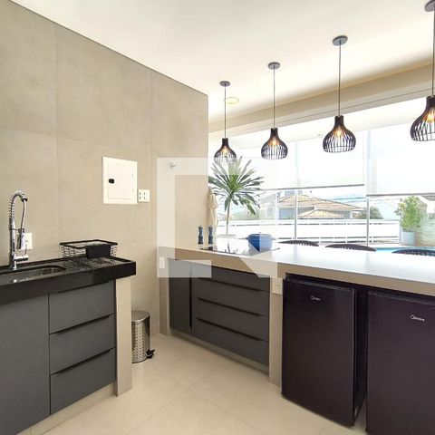 Casa de condomínio à venda com 452m², 3 quartos e 4 vagas Casa de condomínio à venda com 452m², 3 quartos e 4 vagasÁrea comum