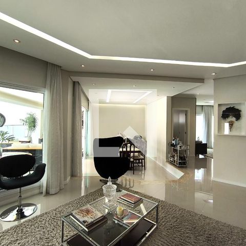 Casa de condomínio à venda com 452m², 3 quartos e 4 vagas Casa de condomínio à venda com 452m², 3 quartos e 4 vagasSala
