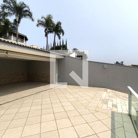 Casa de condomínio à venda com 452m², 3 quartos e 4 vagas Casa de condomínio à venda com 452m², 3 quartos e 4 vagasÁrea comum