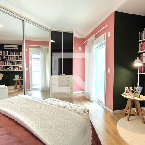 Casa de condomínio à venda com 452m², 3 quartos e 4 vagas Casa de condomínio à venda com 452m², 3 quartos e 4 vagasSuíte