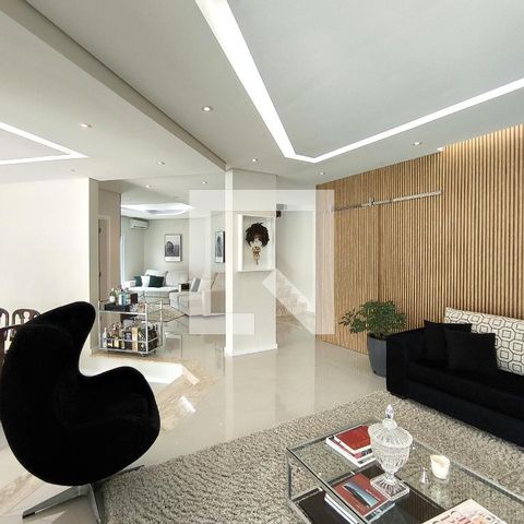 Casa de condomínio à venda com 452m², 3 quartos e 4 vagas Casa de condomínio à venda com 452m², 3 quartos e 4 vagasSala