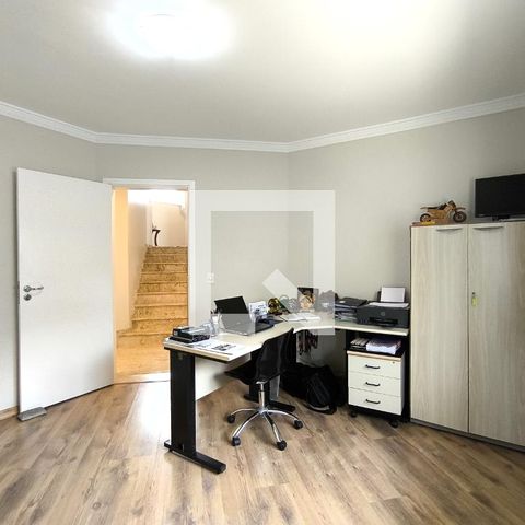 Casa de condomínio à venda com 452m², 3 quartos e 4 vagas Casa de condomínio à venda com 452m², 3 quartos e 4 vagasSuíte 3