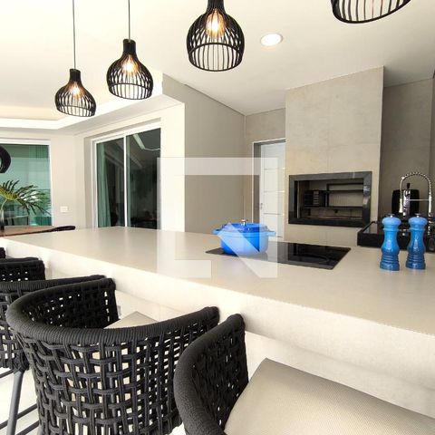 Casa de condomínio à venda com 452m², 3 quartos e 4 vagas Casa de condomínio à venda com 452m², 3 quartos e 4 vagasÁrea comum