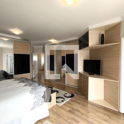 Casa de condomínio à venda com 452m², 3 quartos e 4 vagas Casa de condomínio à venda com 452m², 3 quartos e 4 vagasSala