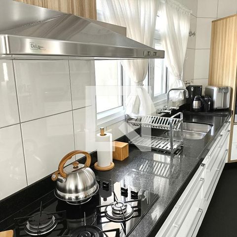 Casa de condomínio à venda com 452m², 3 quartos e 4 vagas Casa de condomínio à venda com 452m², 3 quartos e 4 vagasCozinha
