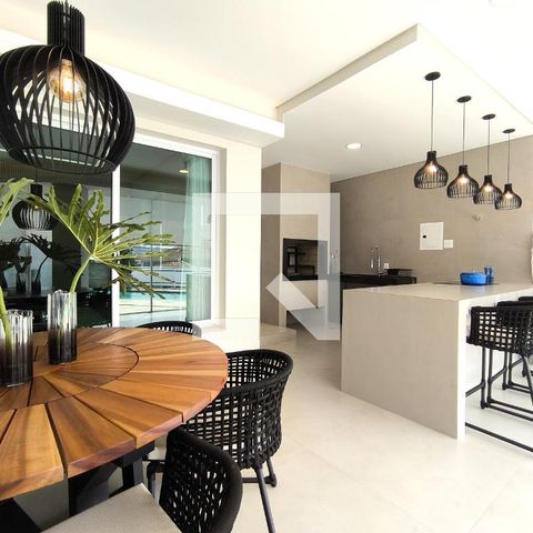 Casa de condomínio à venda com 452m², 3 quartos e 4 vagas Casa de condomínio à venda com 452m², 3 quartos e 4 vagasÁrea comum