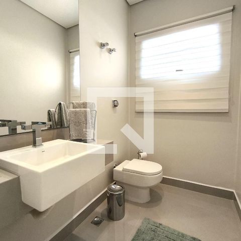 Casa de condomínio à venda com 452m², 3 quartos e 4 vagas Casa de condomínio à venda com 452m², 3 quartos e 4 vagasÁrea comum