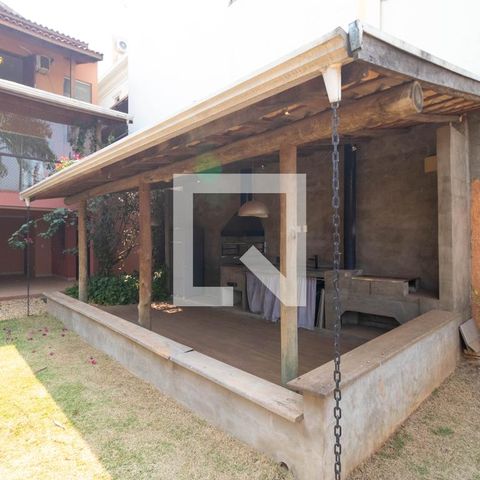 Casa de condomínio à venda com 350m², 4 quartos e 4 vagas Casa de condomínio à venda com 350m², 4 quartos e 4 vagasÁrea Gourmet