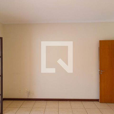 Casa de condomínio à venda com 350m², 4 quartos e 4 vagas Casa de condomínio à venda com 350m², 4 quartos e 4 vagasSuíte 01