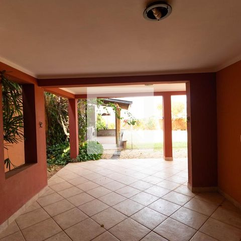 Casa de condomínio à venda com 350m², 4 quartos e 4 vagas Casa de condomínio à venda com 350m², 4 quartos e 4 vagasÁrea Gourmet