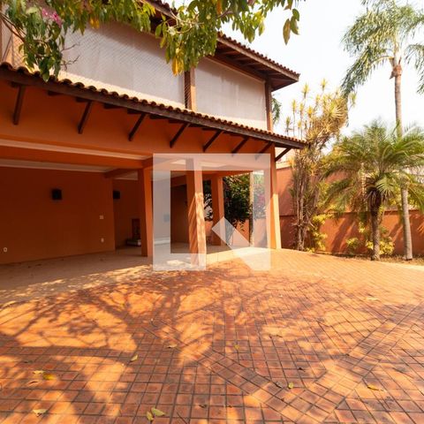 Casa de condomínio à venda com 350m², 4 quartos e 4 vagas Casa de condomínio à venda com 350m², 4 quartos e 4 vagasGaragem