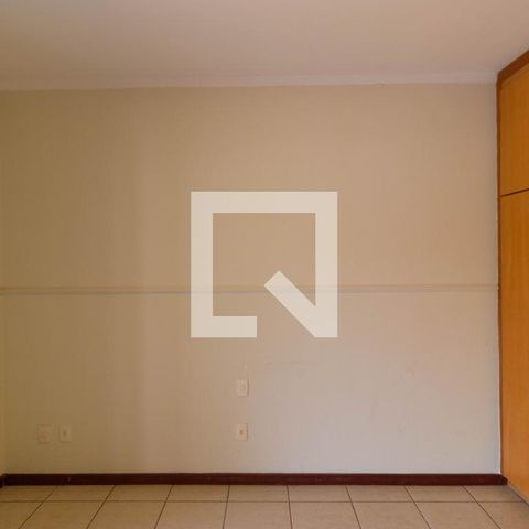 Casa de condomínio à venda com 350m², 4 quartos e 4 vagas Casa de condomínio à venda com 350m², 4 quartos e 4 vagasSuíte 02