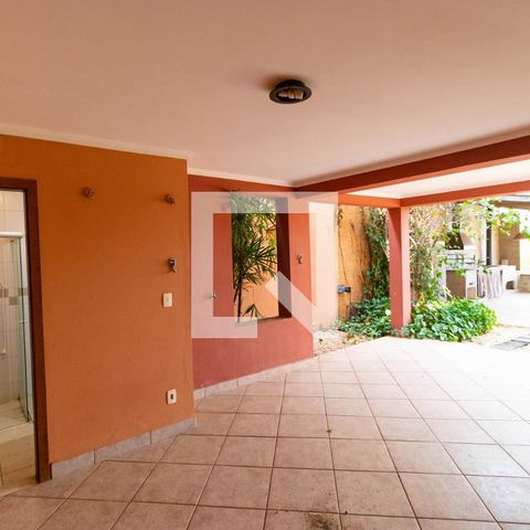 Casa de condomínio à venda com 350m², 4 quartos e 4 vagas Casa de condomínio à venda com 350m², 4 quartos e 4 vagasÁrea Gourmet
