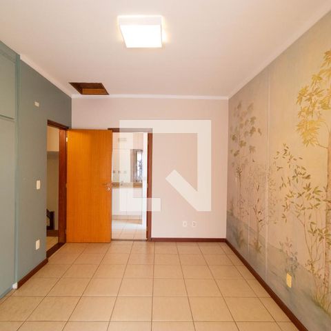 Casa de condomínio à venda com 350m², 4 quartos e 4 vagas Casa de condomínio à venda com 350m², 4 quartos e 4 vagasSuíte 03