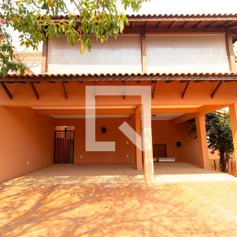 Casa de condomínio à venda com 350m², 4 quartos e 4 vagas Casa de condomínio à venda com 350m², 4 quartos e 4 vagasGaragem